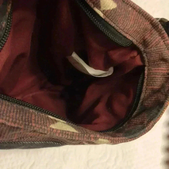 Dakine cotton crossbody bag with adjustable strap. - Picture 6 of 8